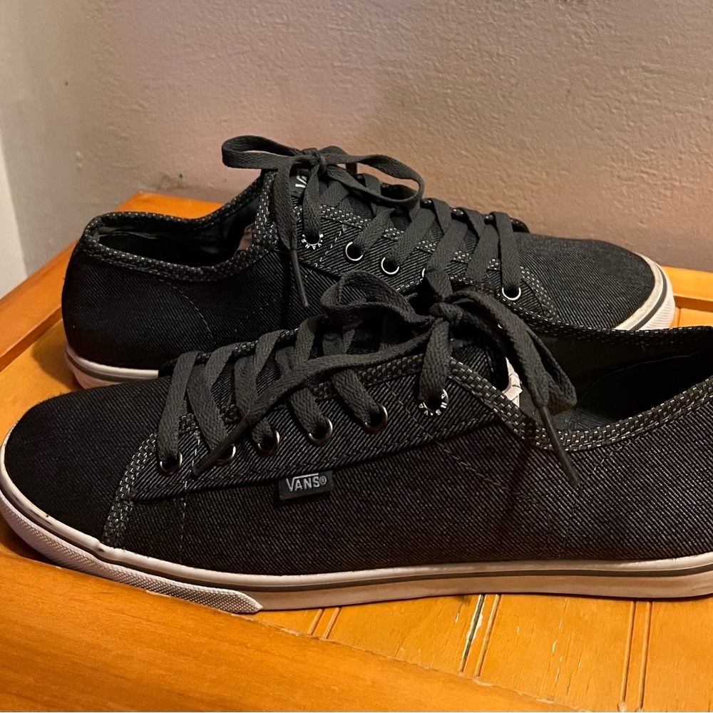 Vans - Picture 2 of 2